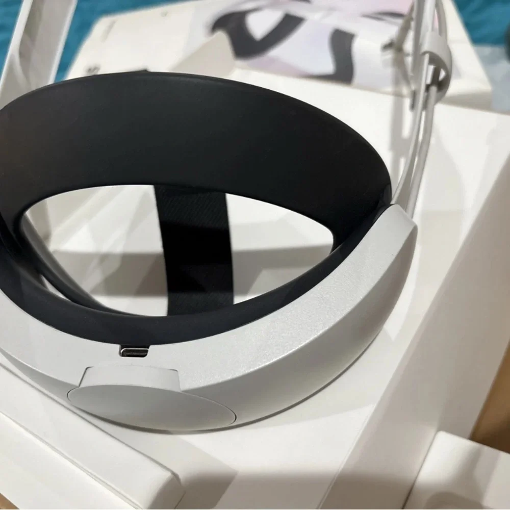 Oculus Quest 2 Elite Strap with Battery - White and Black